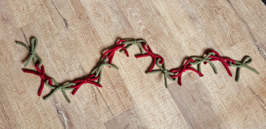 Bow Garland — Knit
